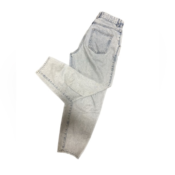 H&m mom jeans size 6 .. great condition - Picture 2 of 3